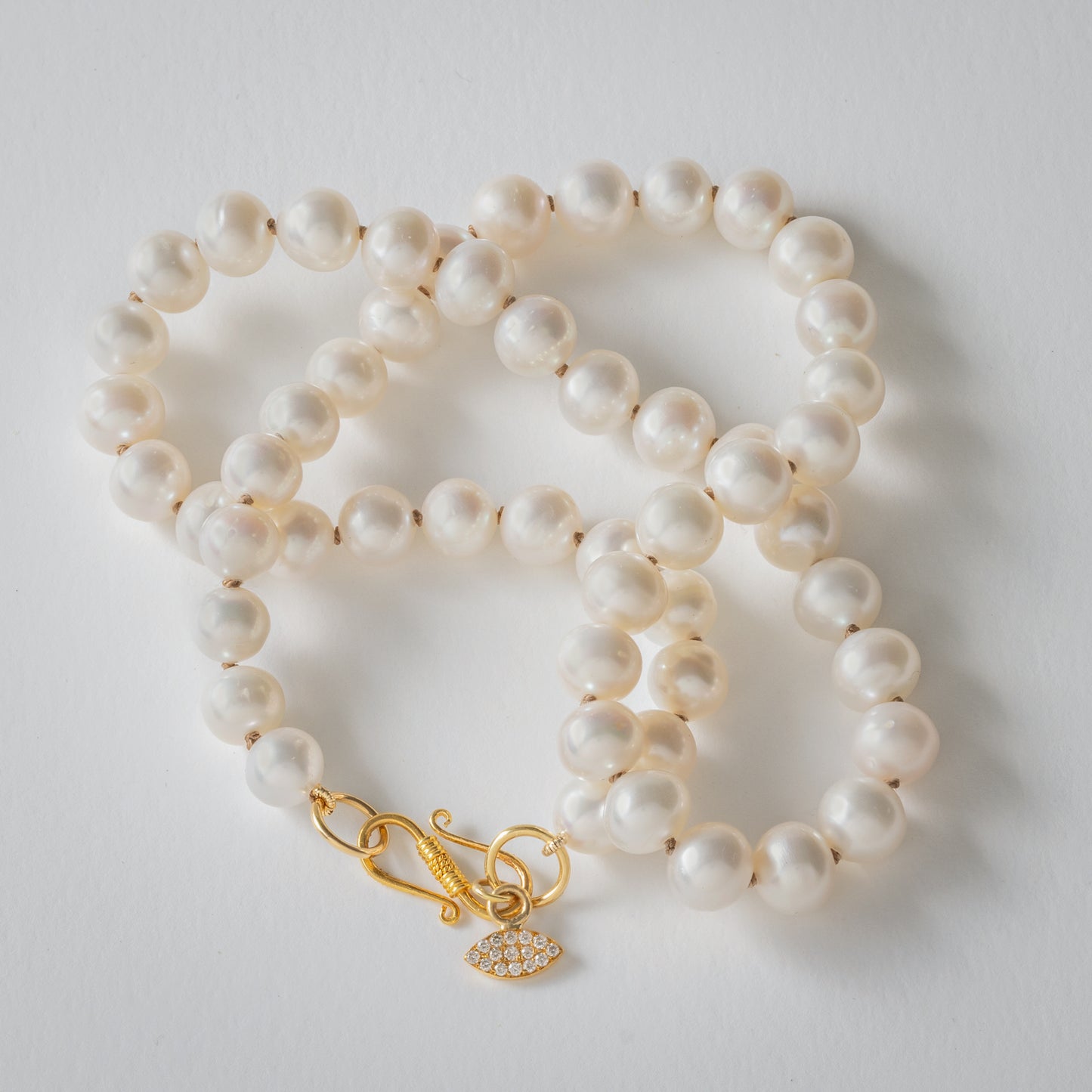 freshwater pearl necklace with gold clasp