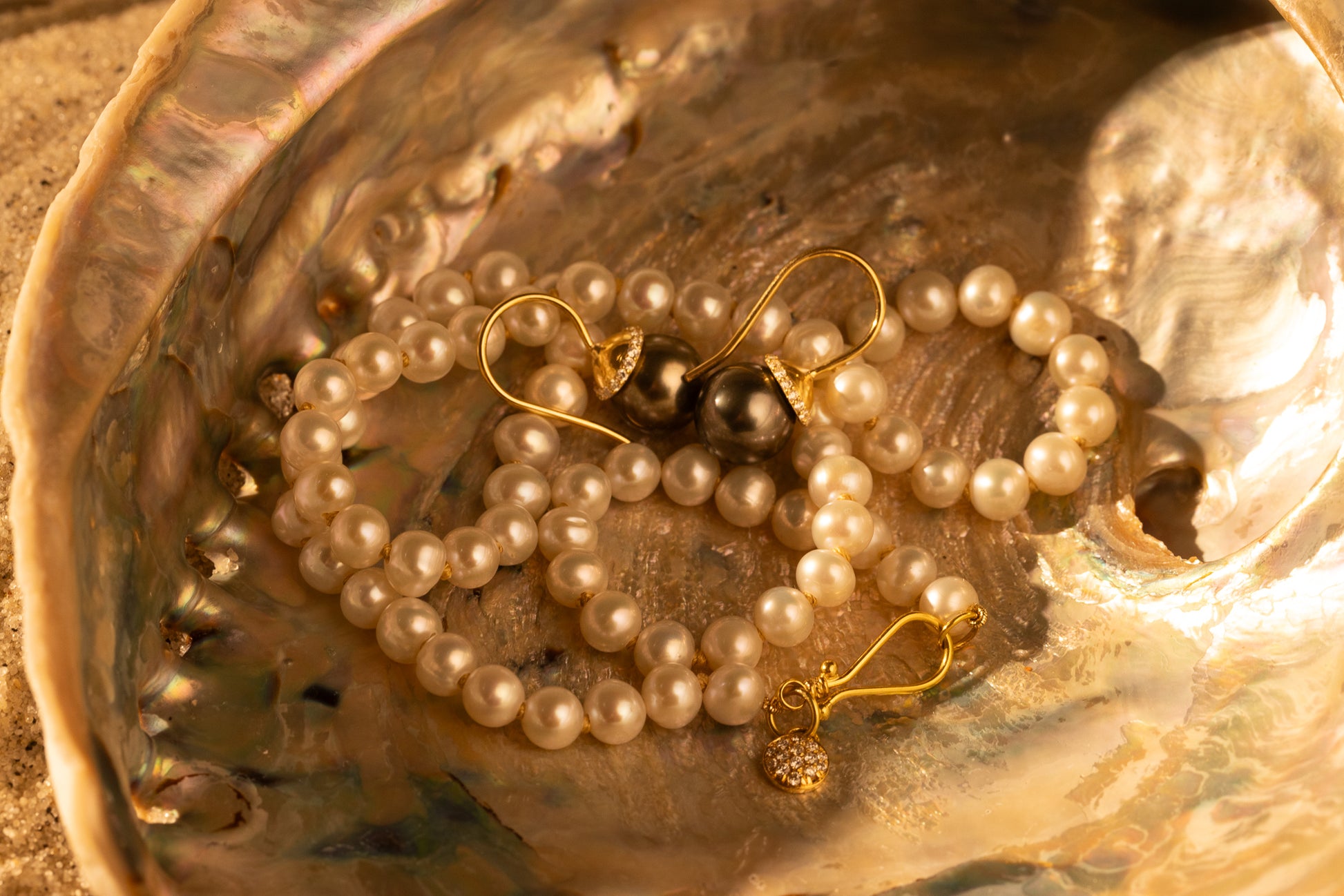 freshwater pearl necklace with gold clasp